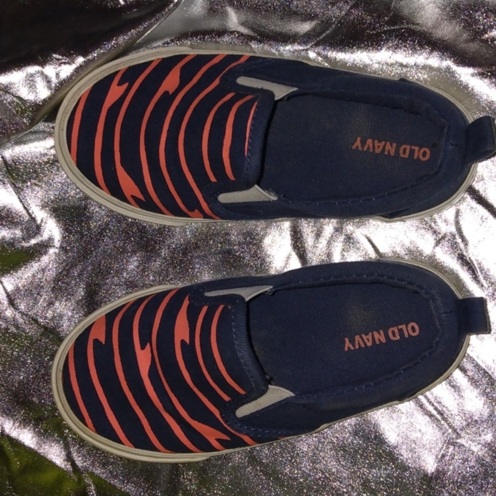Old navy blue shark shoes